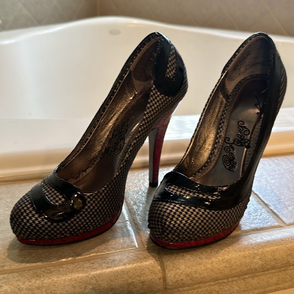 Sexy Naughty Monkey Heels - Picture 3 of 11